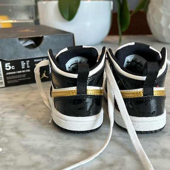 Air Jordan Nike kids mid-SE lace up running shoes size 5C - Picture 5 of 11